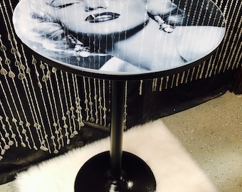 Pub tables - Marilyn Monroe - Marilyn Monroe decor - Marilyn Monroe art - Marilyn Monroe gifts - elvis presley - kitchen pub tables - audrey