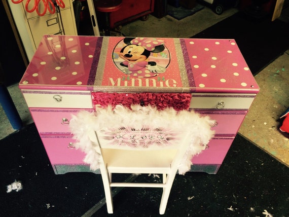 minnie mouse study table