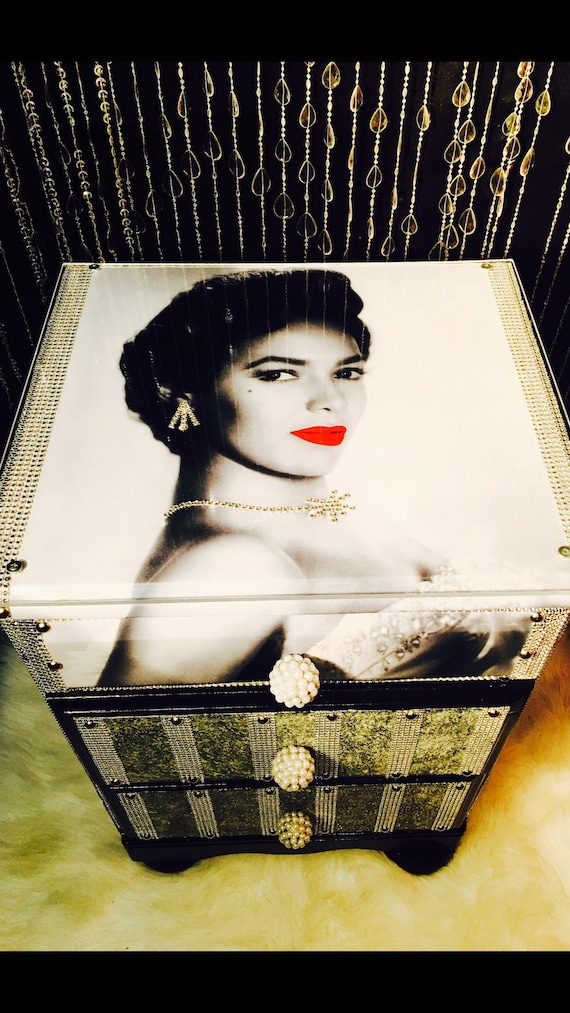 Marilyn Monroe Marilyn Monroe Decor Bedroom Furniture Living Room Furniture Blues Living Room Tables Bedroom Tables Nightstan