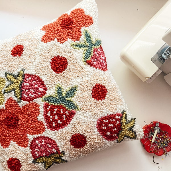 Strawberries & Daisies Punch Needle Pillow Digital Guide