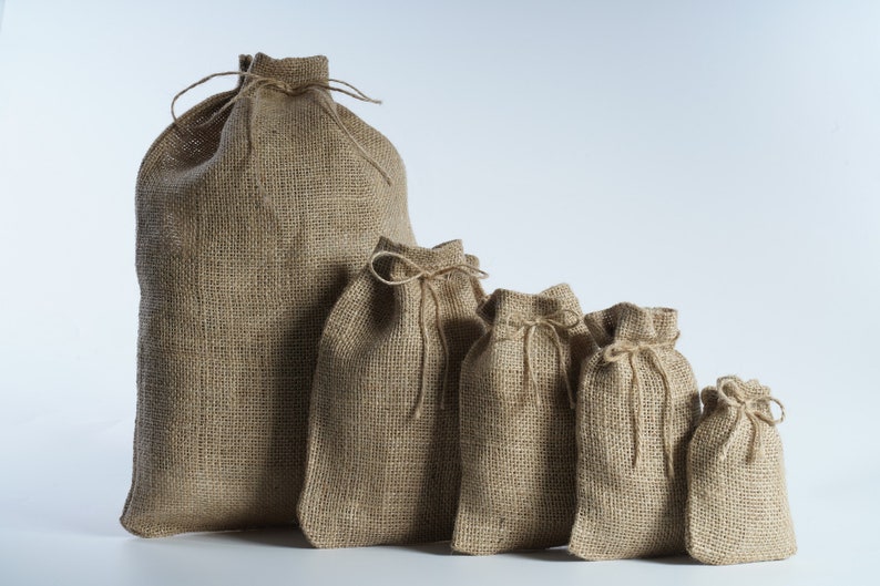 Natural Vegan Jute Rustic Burlap,jewelry package bag,Party Recycle Bag Wedding Gift Bags Spice Bag,Drawstring Sacks 20 Pcs 7x9 17X22 cm