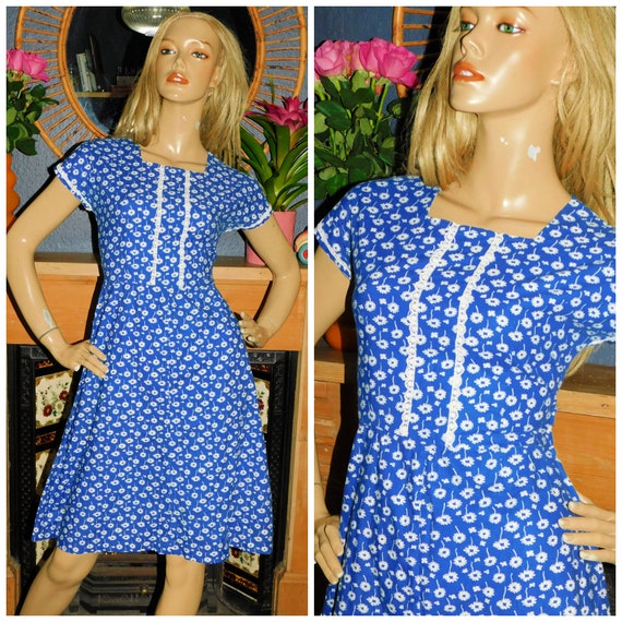 Vintage 50s Navy White DAISY Floral Print TEA Dress 8-10 S 1950s Mid Century Crochet Trim