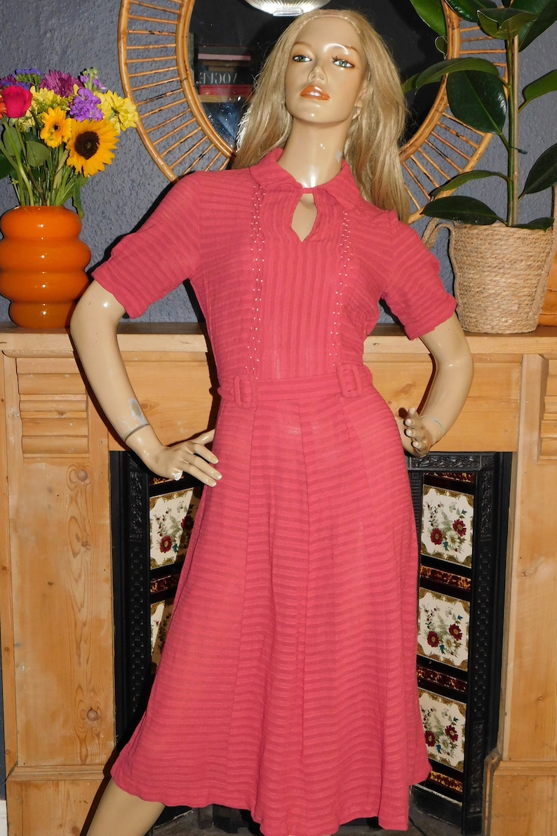 Vintage 30s 40s Dusky Coral Pink STRIPED Semi Sheer Belted Day Dress 10 S 1930s 1940s image 4