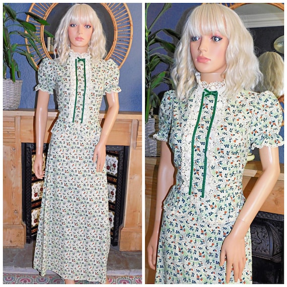 Vintage 70s Ditsy Flower Print VELVET Trim Bohemian Prairie Maxi Dress 10 12 S M 1970s St Michael Victoriana Boho Hippy Floral