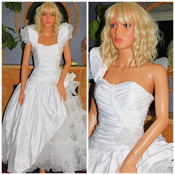 Vintage 80s White FAIRYTALE PRINCESS PUFF Slvd Bow Back Full Skirt Wedding Dress 6 Xs Xxs 1980s Kitsch Fantasy Cold Shoulder