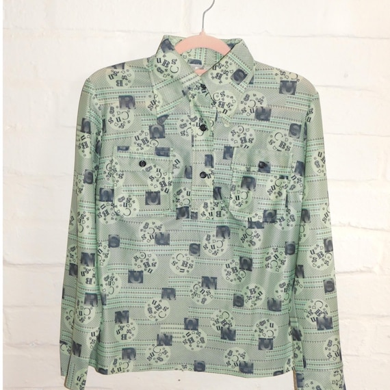 Vintage 60s 70s NOVELTY ALPHABET Print DAGGER Collar Top S M 1970s Green Grey