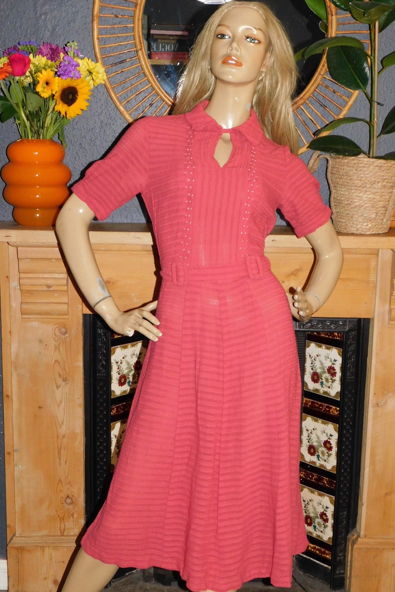 Vintage 30s 40s Dusky Coral Pink STRIPED Semi Sheer Belted Day Dress 10 S 1930s 1940s image 5