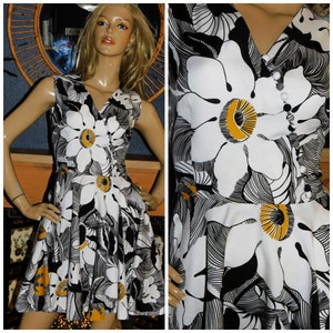 Vintage 60s FINNISH Black White Yellow PSYCHEDELIC FLOWER Power Daisy Print Mod Gogo Dress 8 S Xs 1960s Modette image 1