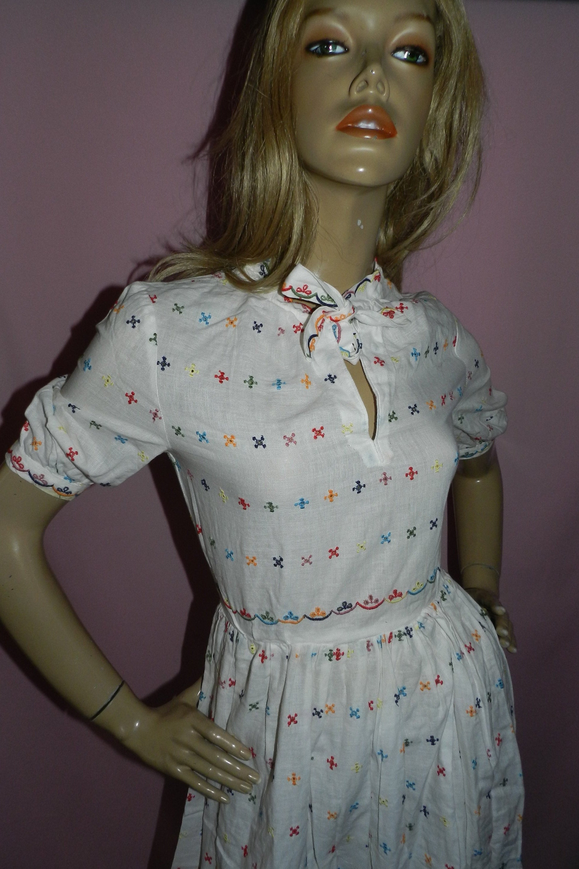 VINTAGE 60s 70s WHITE BLUE GEOMETRIC EMBROIDERED MOD SWING TEA DRESS 12 main image 0