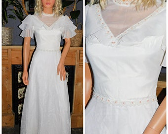 Vintage 70s BOHEMIAN White Crochet DAISY WEDDING Maxi Dress 8 S 1970s Boho Hippy Hippie Woodstock Wedding Prairie