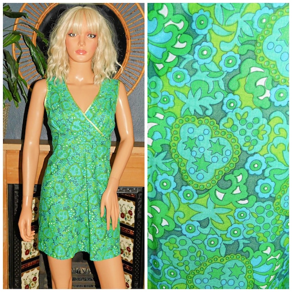 Vintage 60s Green PSYCHEDELIC FLOWER Power Print Cotton MINI Dress 12 S M 1960s Kitsch