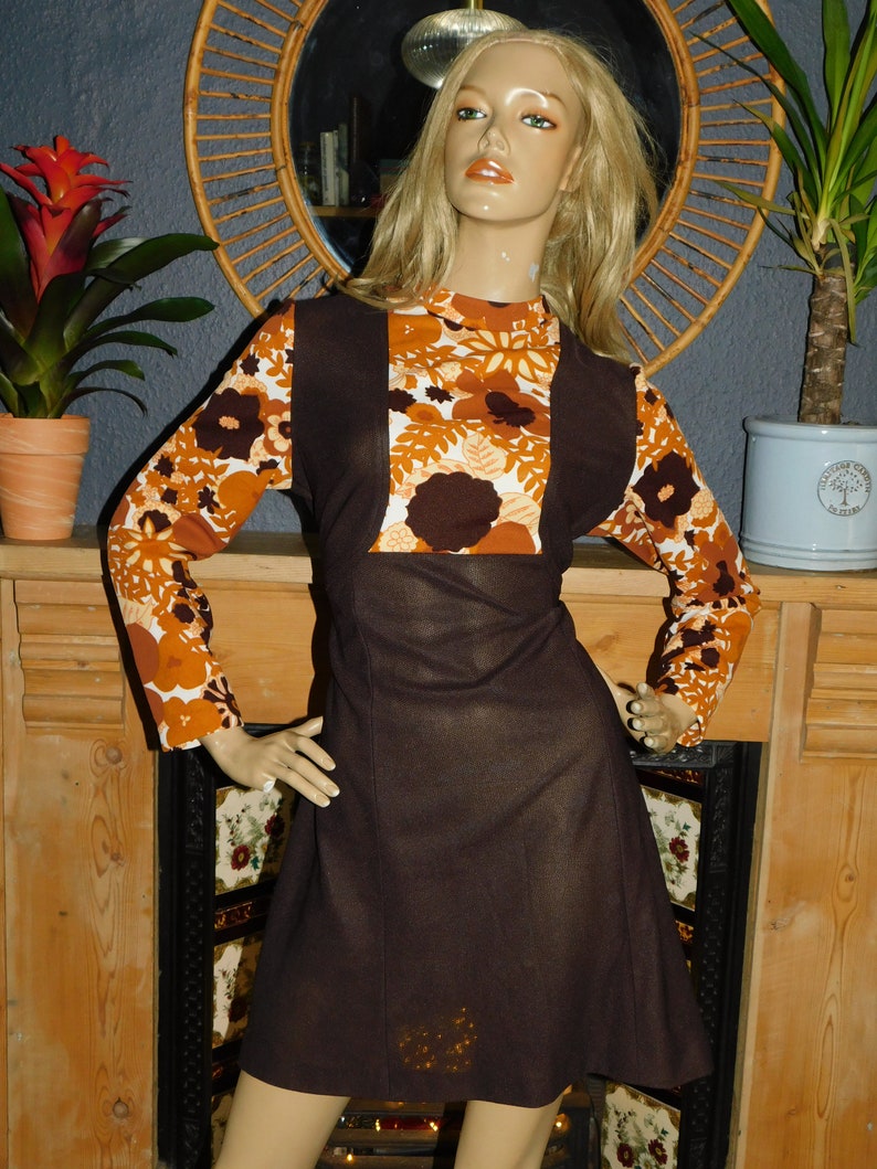 Vintage 60s Brown Tan FLOWER POWER Print MOD Scooter Dress 12-14 M 1960s Modette Kitsch Mini