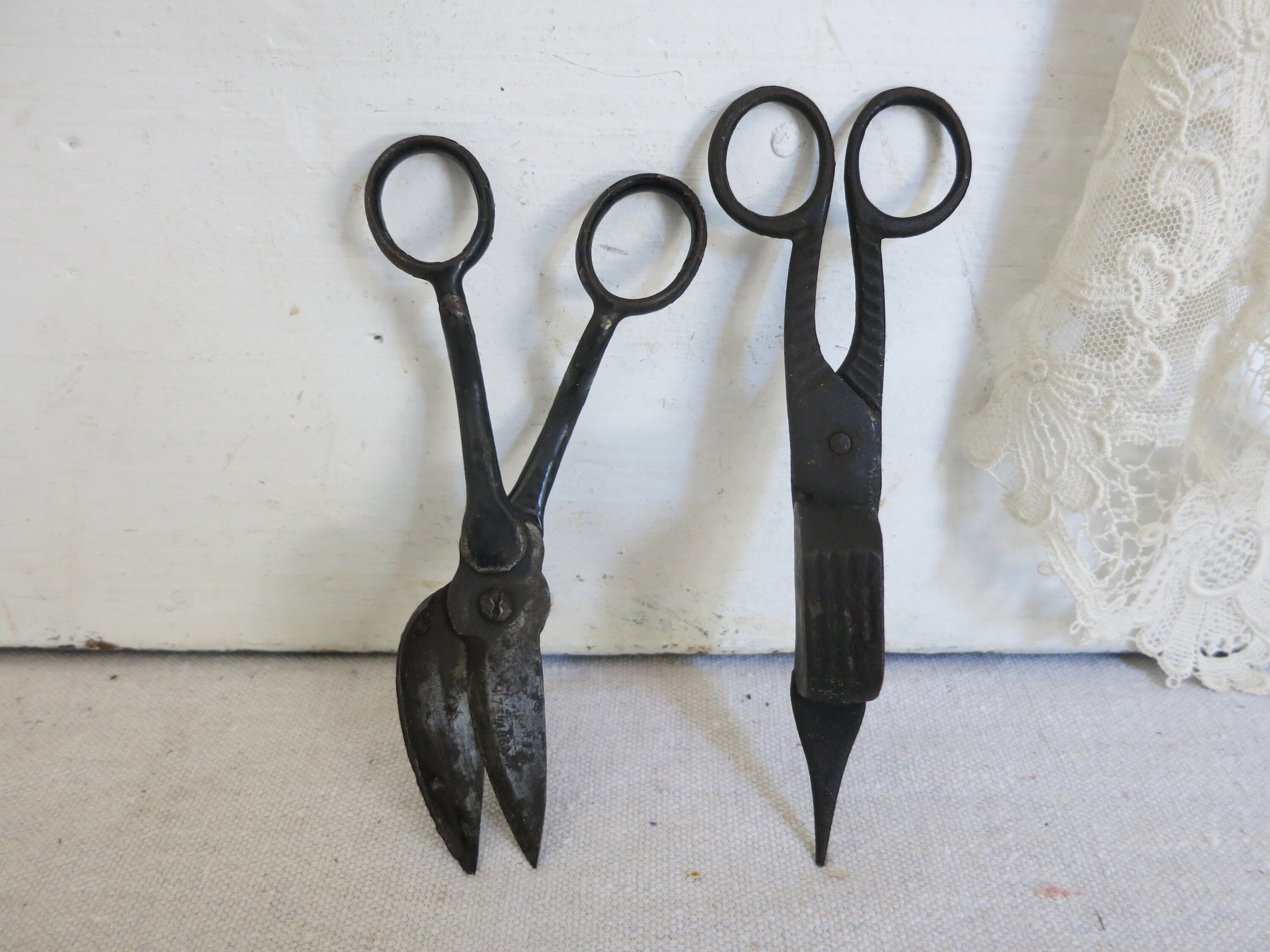 Antique Vintage Scissors Shears Forged Metal 9” Unmarked Riveted - No  Screws