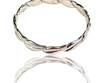 Silver bangle. Leaf design silver bangle Bangle designers made bangle