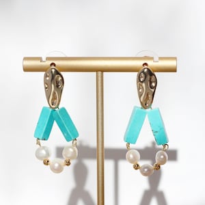 Earrings with turquoise and freshwater pearls