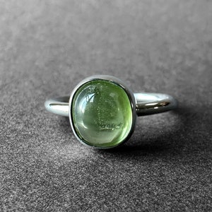 Niedlicher natürlicher Peridot Silberring, 5 ct Peridot Edelstein Ring Größe 7, seltene grüne Farbe, Cabochon Peridot Schmuck, besonderes Sammlungsstück