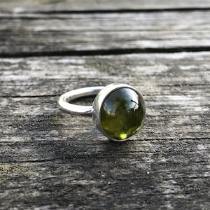 Natural Peridot Silver Ring, Green Peridot Ring Size 5 6 7 8 9, Chrysolite Olivine Silver Ring, Elegant Piece, August Birthstone