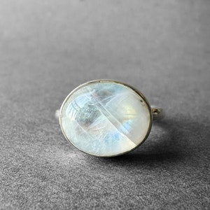 Natural Blue Flash Moonstone Silver Ring, Rare Crystalized Rainbow Moonstone Stone Ring Size 7, June Birthstone, Solid Design, Gift for Her