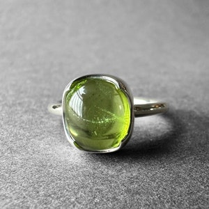 Green Natural Peridot Silver Ring, Unique Bezel Peridot Ring Size 7, Green Olivine Gemstone, Olivine Stone Ring, Special Piece, Gift for Her
