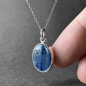 Natural Blue Kyanite Stone Silver Necklace, Kyanite Crystal Pendant, Elegant Piece Kyanite Jewelry, Skin Touch Design, Blue Gemstone Jewelry