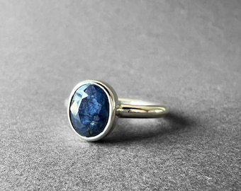 Natural Blue Australian Sapphire Silver Ring, Elegant Design, One-of-a-Kind Jewelry