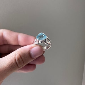 Fantastisk silverring med naturlig akvamarinsten, blå beryll-akvamarinring storlek 7, fars speciella samlingsstycke, antikens romersk konstdesign bild 9