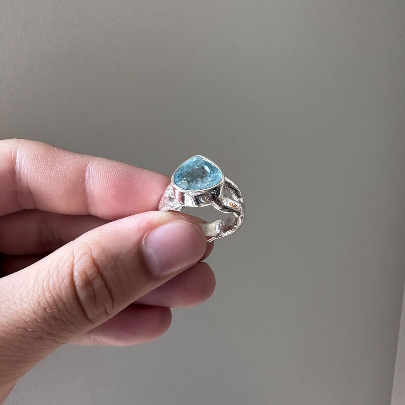 Fantastisk silverring med naturlig akvamarinsten, blå beryll-akvamarinring storlek 7, fars speciella samlingsstycke, antikens romersk konstdesign bild 9