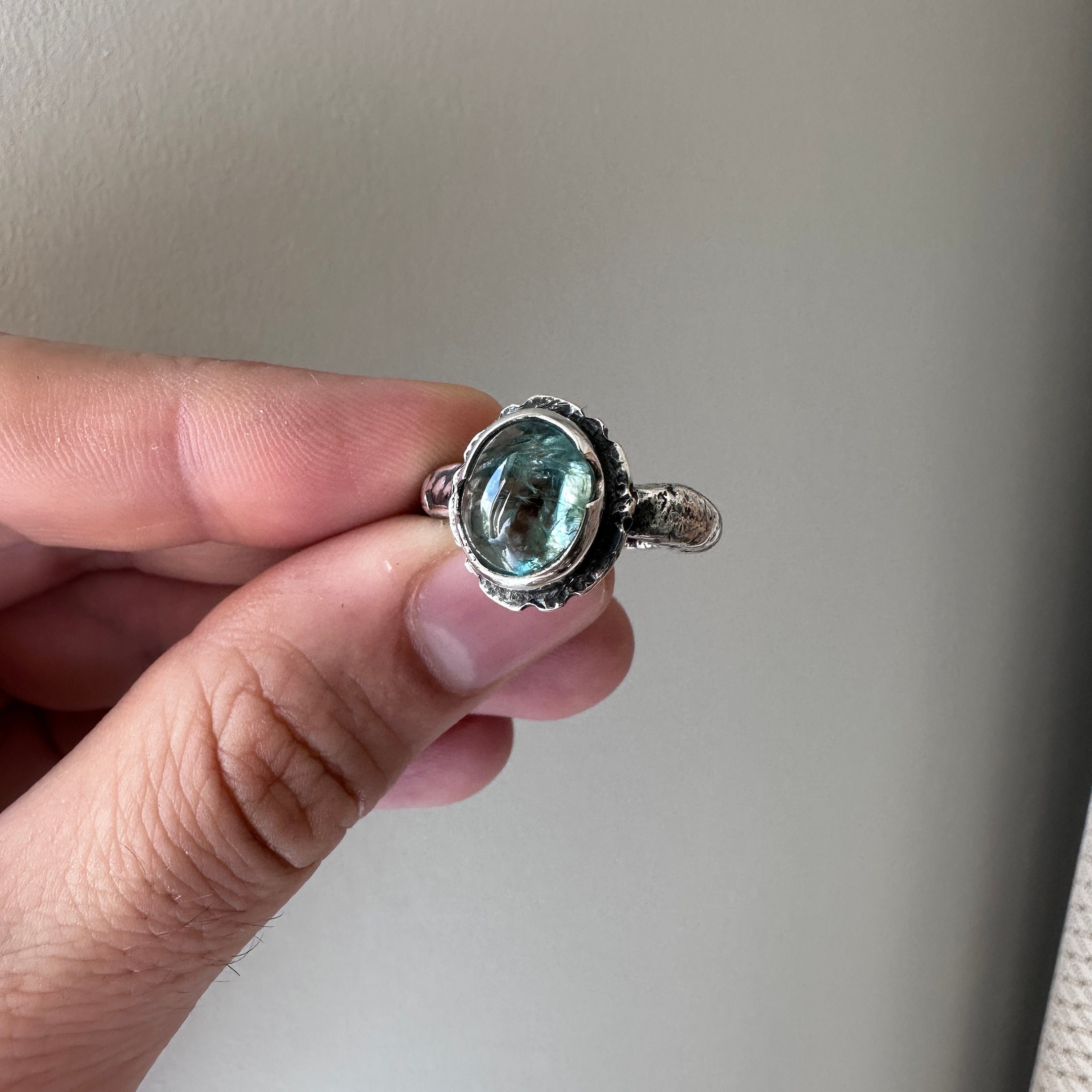 鮮やかなグリーンアクアマリンシルバーリング、グリーンベリルリング