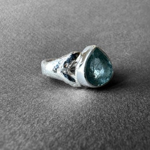 Fantastisk silverring med naturlig akvamarinsten, blå beryll-akvamarinring storlek 7, fars speciella samlingsstycke, antikens romersk konstdesign bild 7