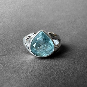 Fantastisk silverring med naturlig akvamarinsten, blå beryll-akvamarinring storlek 7, fars speciella samlingsstycke, antikens romersk konstdesign bild 2