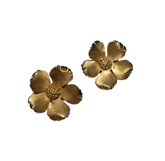 Giovanni Flower Earrings Clip Ons Gold Tone - image 1