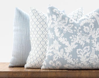 Funda de almohada estilo chinoiserie con cremallera / Estampado de pájaros azul claro, rejilla de rombos, color liso / Elige tu tamaño