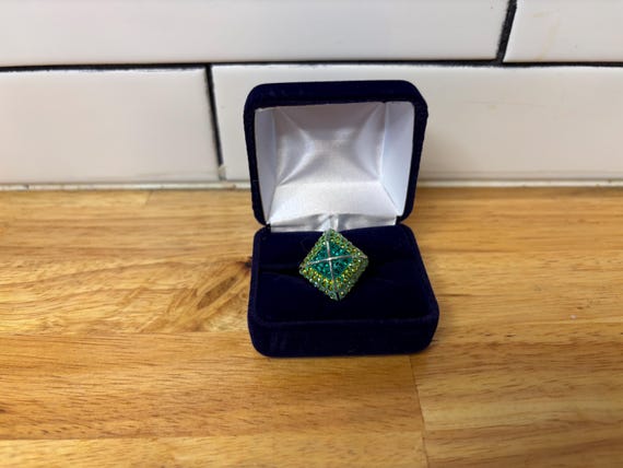 Statement cocktail pyramid ring - image 3