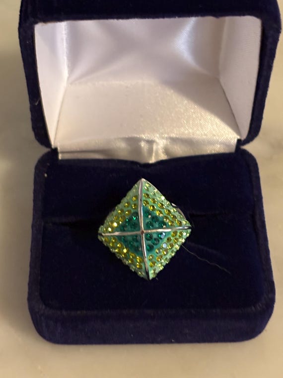 Statement cocktail pyramid ring - image 1