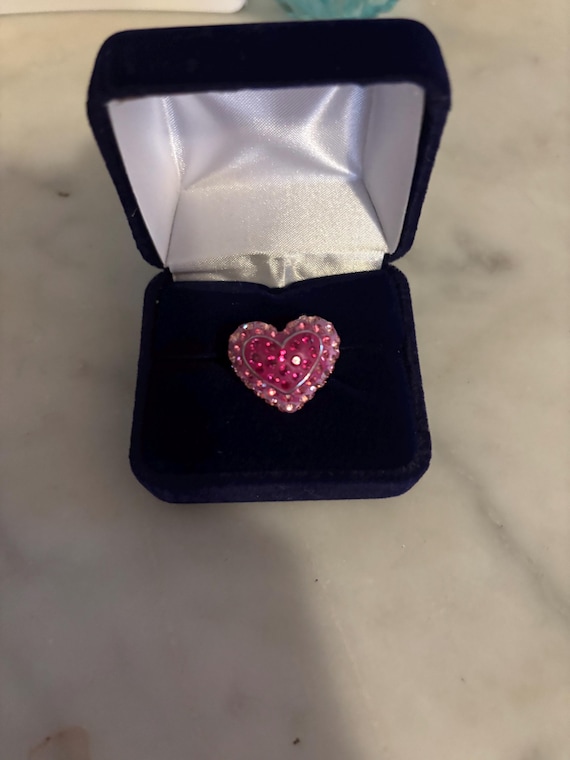 Statement cocktail heart ring - image 2