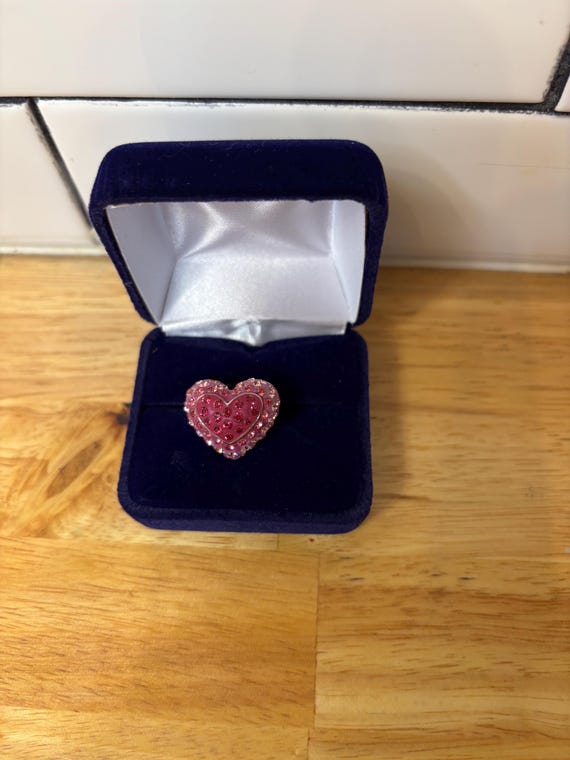 Statement cocktail heart ring - image 3
