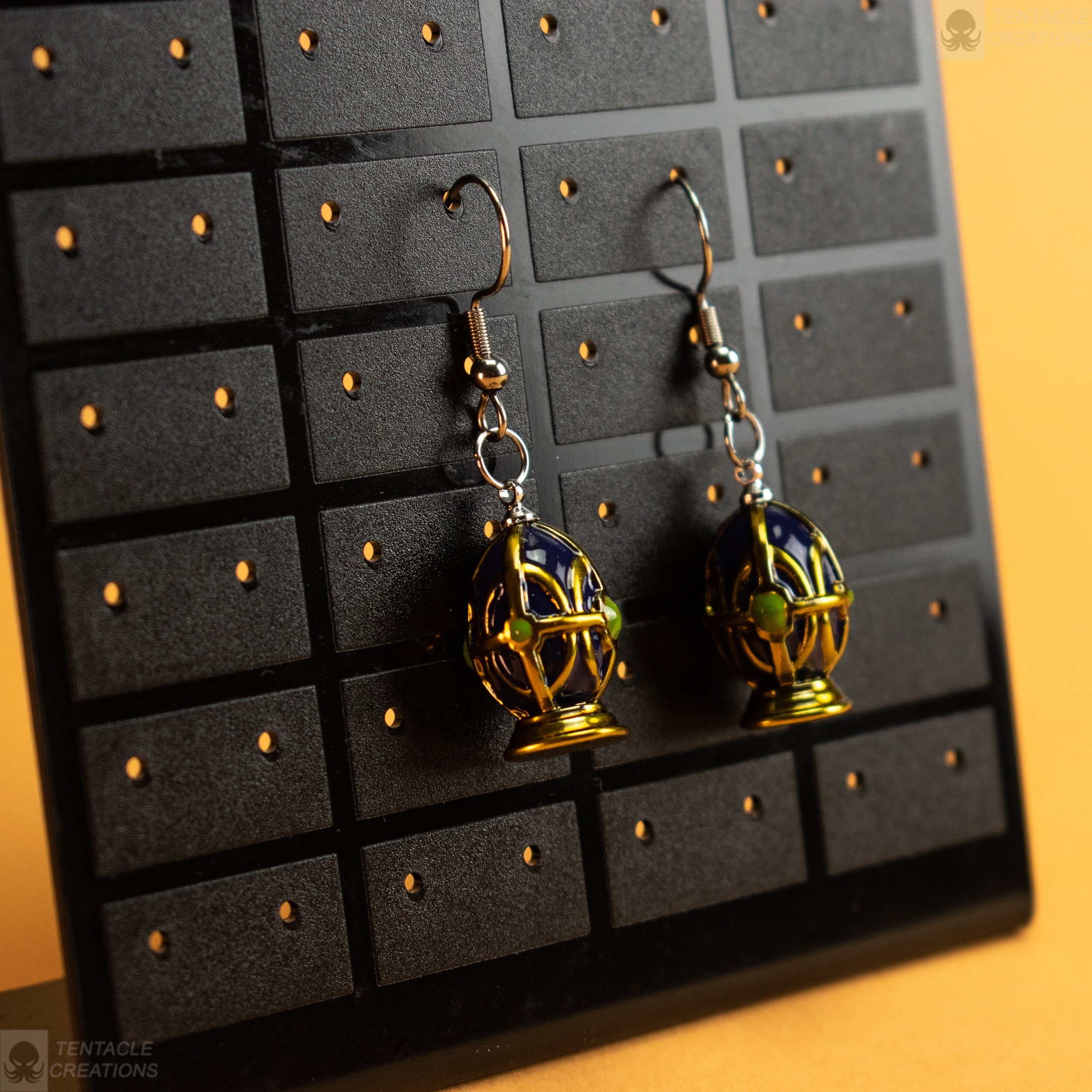 Boucles D'oreilles Pendantes Style Fabergé – Œuf émail Rouge – Cadeau Original