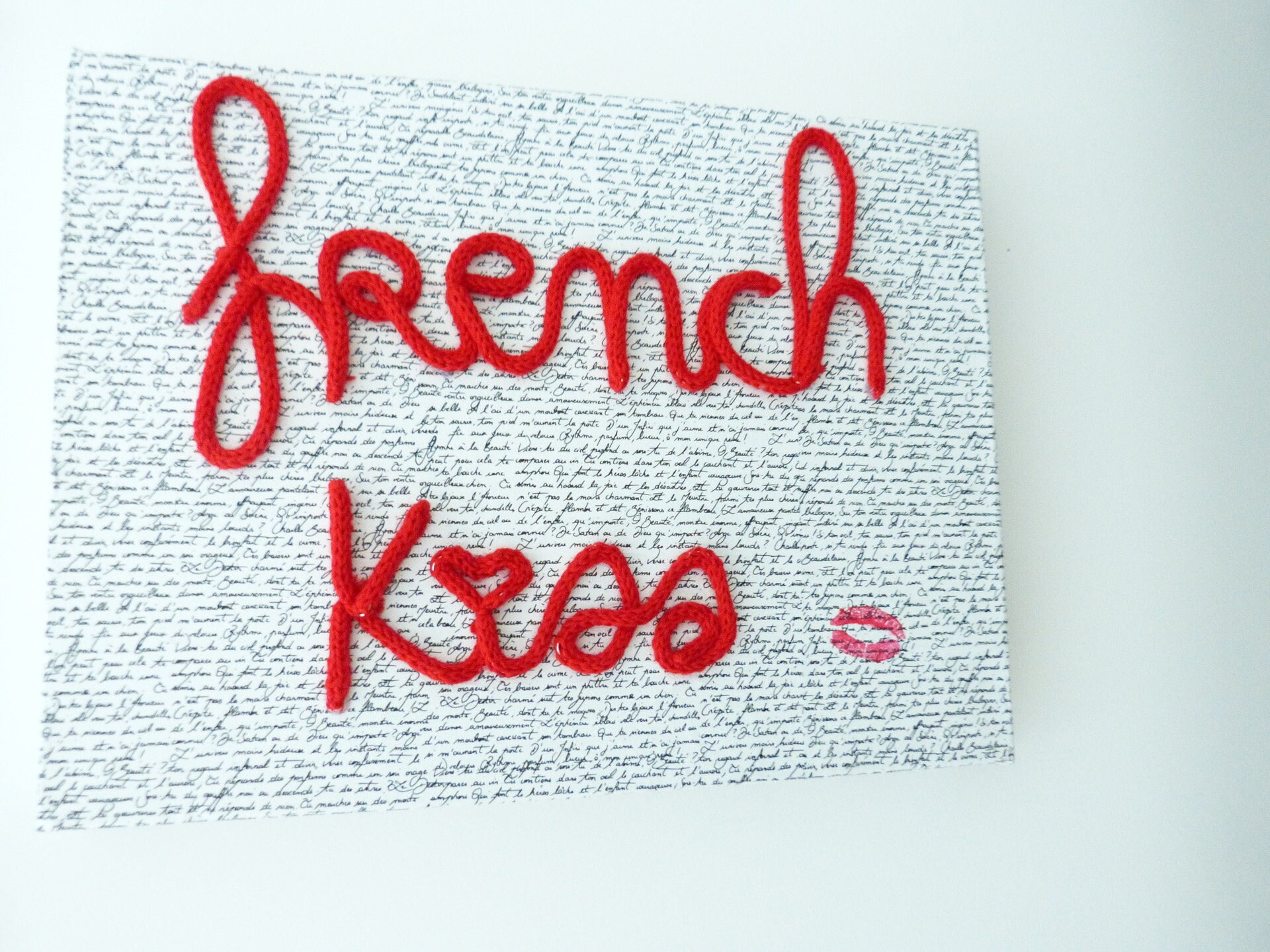 Toile d'art Déco Papier Mots d'amour et French Kiss en Tricotin Rouge Pour Votre Intérieur