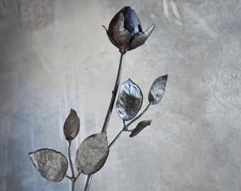 Metallros, ovanlig blomsterskulptur, smidesjärn och koppar, av The Steel Style Things, 6- eller 7-årsjubileum