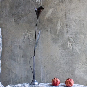 Metall Blumenskulptur: Calla in Vase von The Steel Style Things, 7