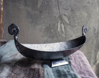 Liten vikingabåt, metallkonst, svetsad järnskulptur på skrivbordet, järnjubileumspresent från TheSteelStyleThings