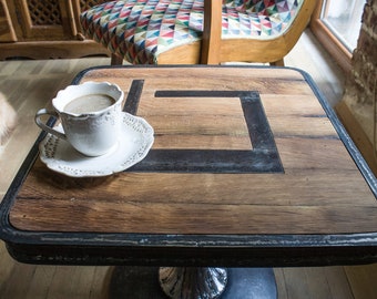 Amazing little square coffee table, oak wood and metal, completely handmade, iron support, design and made by The Steel Style Things