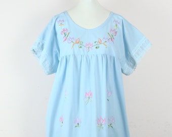 Vintage Embroidered Dress 70s Kaftan Dress Nightgown Flowy Maxi Dress MuuMuu Lightweight Embroidered Flowers Prairie Dress Cottagecore Boho