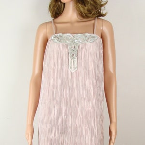 Vintage Flapper Dress 80s does 20s Pink Crinkle Dress Sequin Beaded Fringe Detail Flashy Fabulous Gatsby Slip Dress Spaghetti Strap Size 10