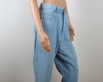 Vintage Sasson Jeans 80s High Waisted Tapered Leg Light Wash Denim 90s Cotton Classic Cool