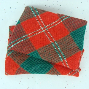 Vintage Christmas Napkins 80s Tartan Plaid Red Green White Festive Woven Cloth Napkins Set of 2 Holiday Table Decor Rustic Cozy Classic