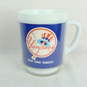 Vintage Yankees Mug 80s Plastic Insulated New York Yankees Coffee Mug Retro Novelty Made in Taiwan 1980s Sports Mug Thermo Serv Style