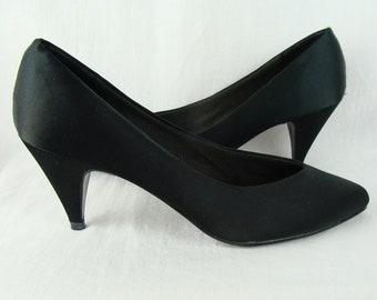 Vintage Diane Von Furstenberg Heels 80s Black Satin Pumps DVF Designer Shoes Chic Classic Small Heel Size 7.5 M Made in Taiwan