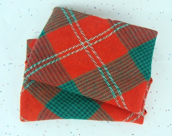 Vintage Christmas Napkins 80s Tartan Plaid Set of 2 Red Green White Woven Cloth