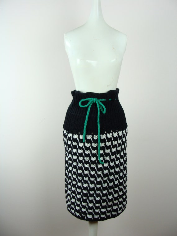 Vintage Knit Skirt 70s Houndstooth Chunky Knit Ch… - image 3